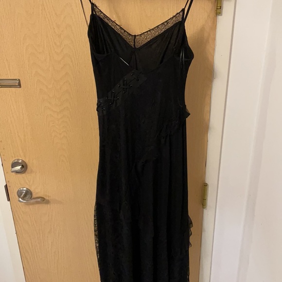 EveningDress By Guess - Picture 6 of 7